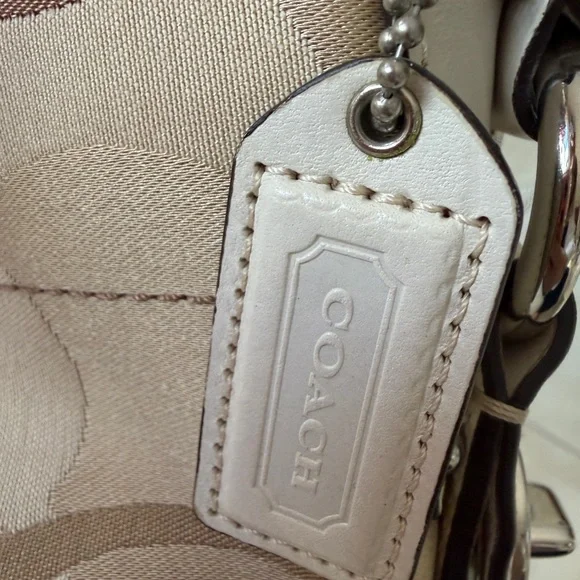 NWT Coach Signature Shoulder Bag in Beige, Tan and Cream with cream leather - Picture 5 of 7